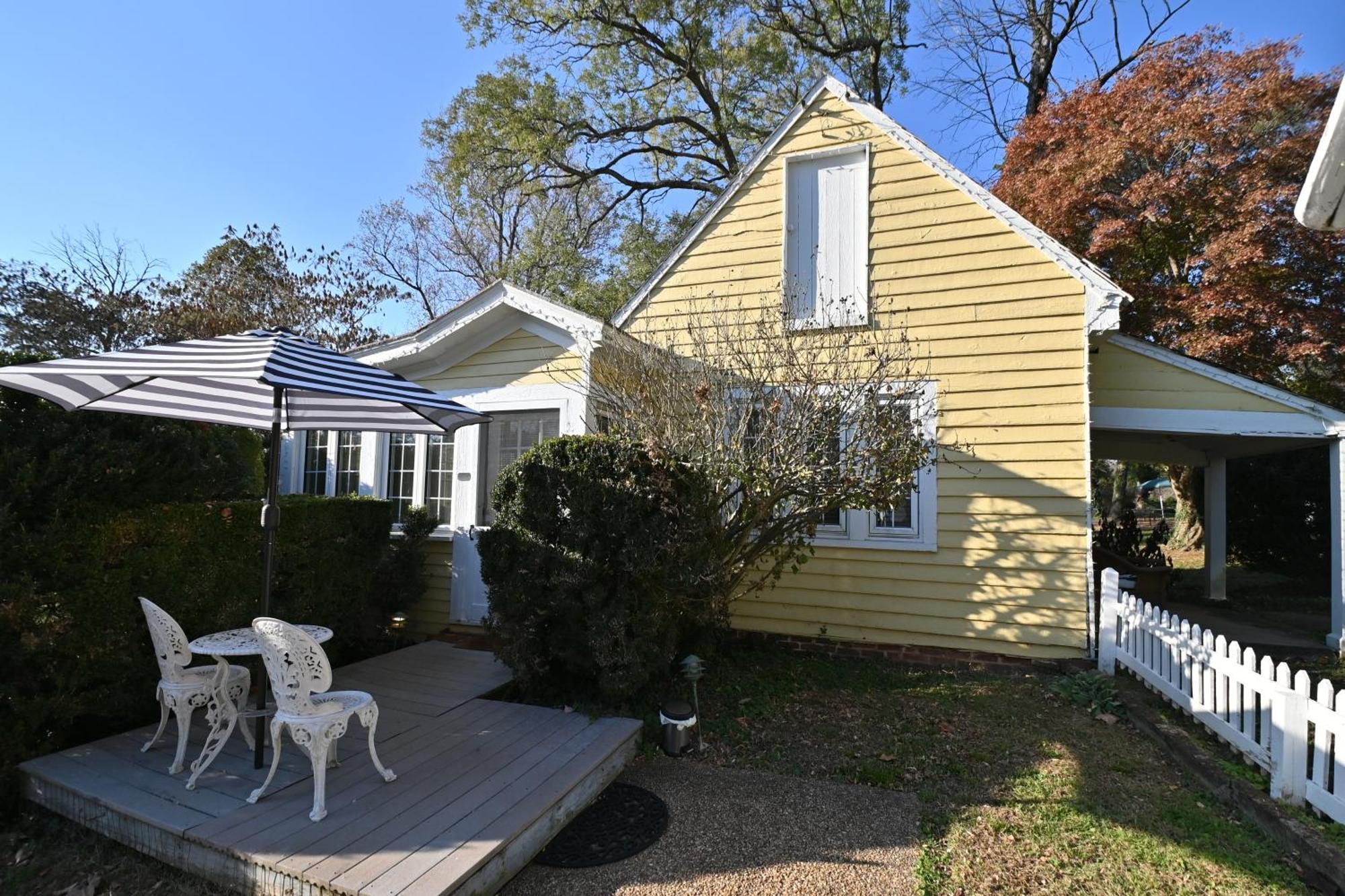 Prospect Hill Inn & Restaurant Zion Crossroads Exterior photo